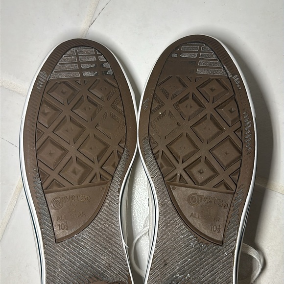 Converse Low Top, Used White Faded Color Size 10.5 US GREAT CONDITION! - Picture 10 of 12